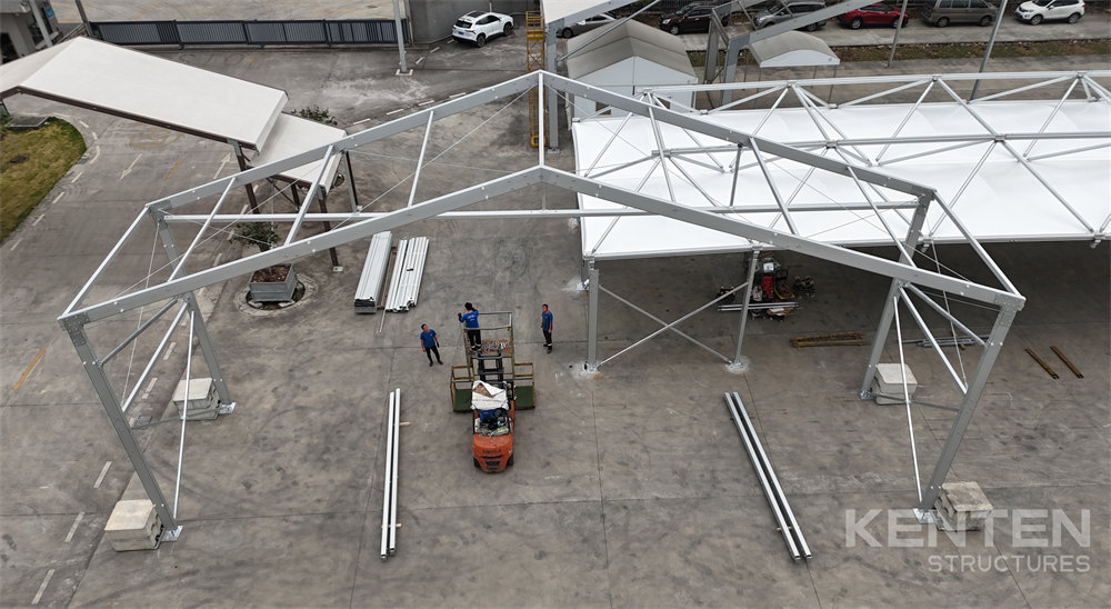 Modular prefabricated tent installation